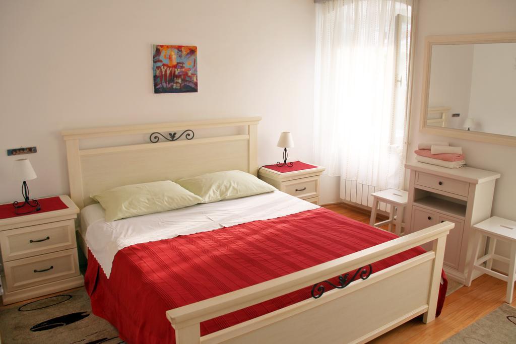 Apartments & Rooms Nada Brseč Esterno foto