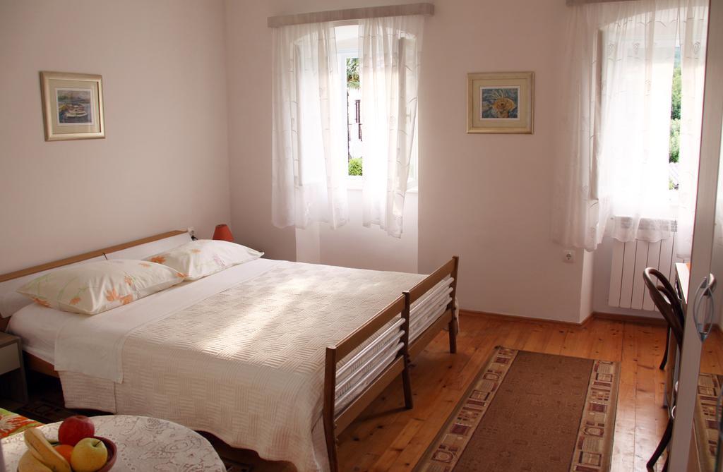 Apartments & Rooms Nada Brseč Esterno foto